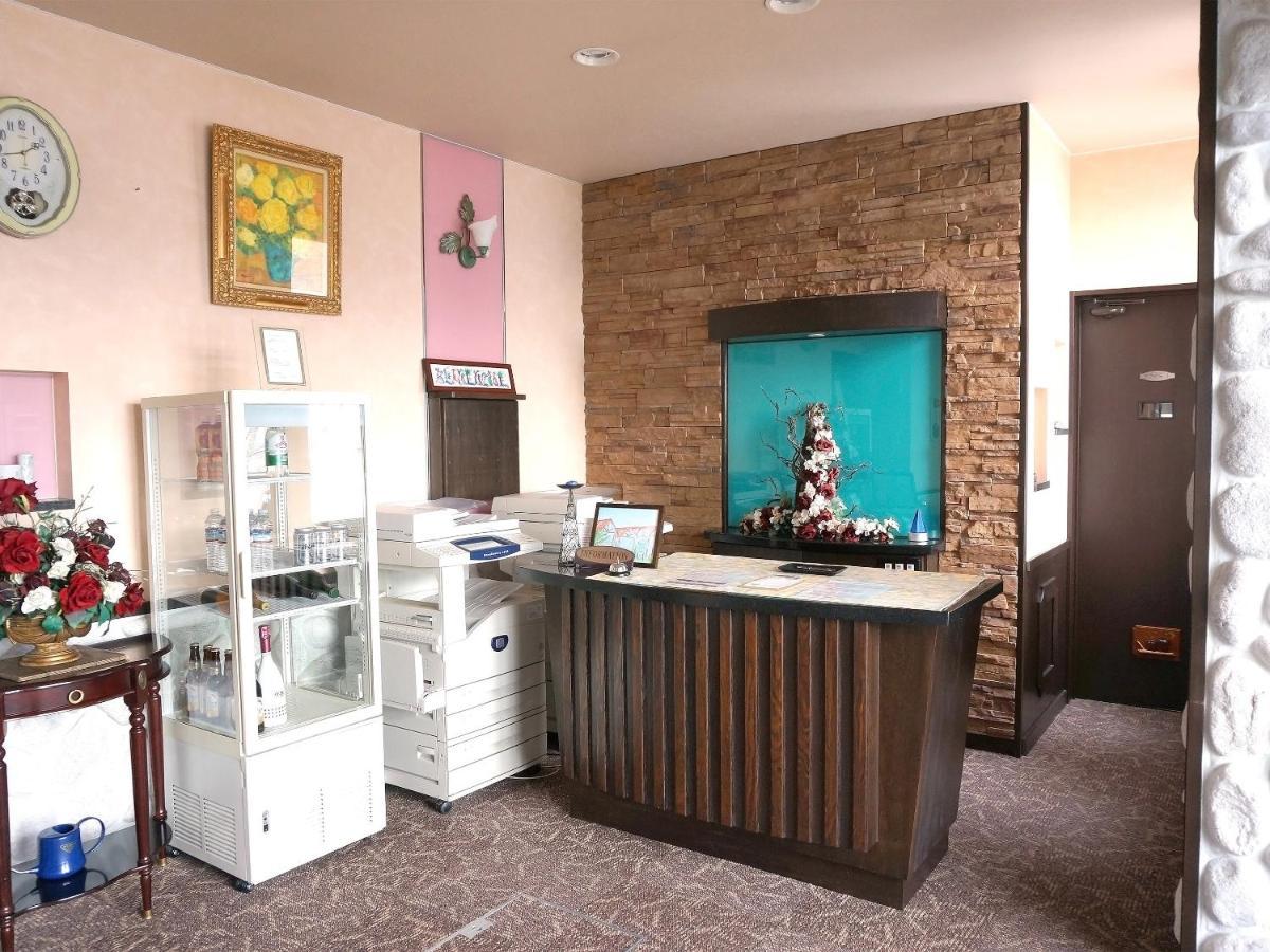 Nakafurano Petit Hotel Blaneneige מראה חיצוני תמונה
