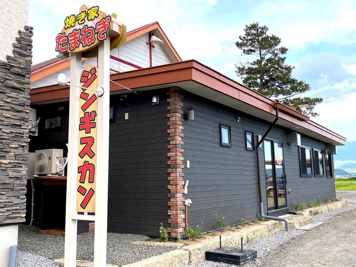 Nakafurano Petit Hotel Blaneneige מראה חיצוני תמונה