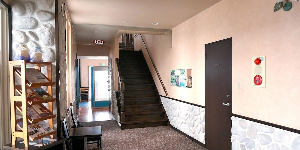 Nakafurano Petit Hotel Blaneneige מראה חיצוני תמונה
